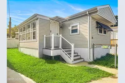 10 Robin, Hazlet Township, NJ 07730 - Photo 1