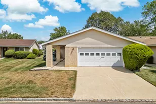 297 Yardley Dr, Monroe Township, NJ 08831 - Photo 1