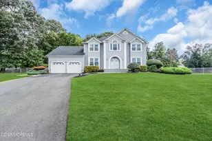 5 Crusade Ct, Manalapan Township, NJ 07726 - Photo 1