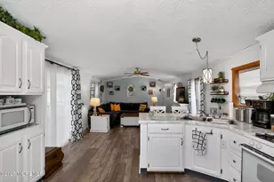 4 South Dr, East Windsor Township, NJ 08520 - Photo 10