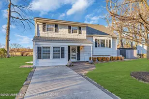 17 Roslyn Dr, Oakhurst, NJ 07755 - Photo 1