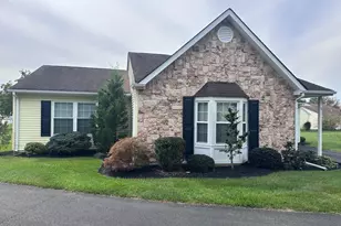 17 Ivy Ridge Close, Freehold, NJ 07728 - Photo 1