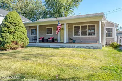 43 Roosevelt Circle W, Red Bank, NJ 07701 - Photo 1