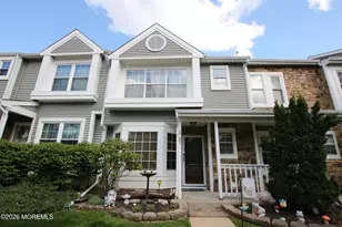 37 Horseshoe Ct, Tinton Falls, NJ 07753 - Photo 1