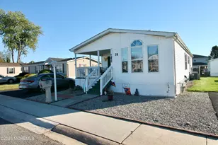 75 Robin Pl, Freehold, NJ 07728 - Photo 1