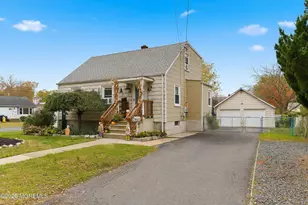 19 Weamaconk Dr, Englishtown, NJ 07726 - Photo 1