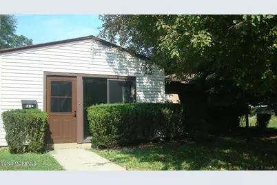 137 Amberly Drive #E, Manalapan Township, NJ 07726 - Photo 1