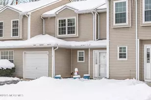 33 S Pointe Cir, Tinton Falls, NJ 07753 - Photo 1