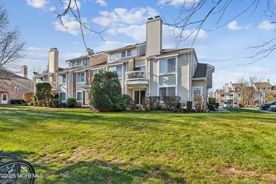 36 Farnham Square, Sayreville, NJ 08859 - Photo 1