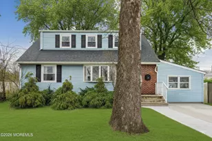 325 Hollie Dr E, Belford, NJ 07718 - Photo 1