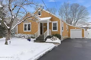 190 8th St, Belford, NJ 07718 - Photo 1