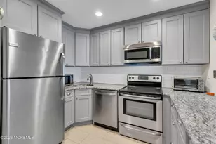 129 Amberly Dr, Manalapan Township, NJ 07726 - Photo 1