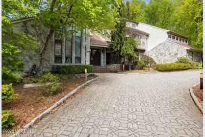 9 Sherwood Court, Holmdel, NJ 07733 - Photo 1