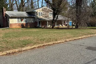 4 Rosedale Terrace, Holmdel, NJ 07733 - Photo 1