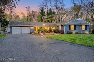 10 Wayne Ct, Manalapan Township, NJ 07726 - Photo 1