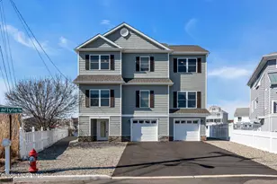 42 Carlyle Dr, Berkeley, NJ 08721 - Photo 1