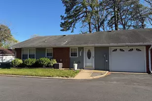 682 New Castle Ct, Lakewood, NJ 08701 - Photo 1