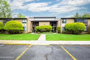23 Meadow Green Cir, Manalapan Township, NJ 07726 - Photo 1