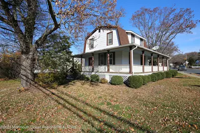 88 Memorial Parkway, Atlantic Highlands, NJ 07716 - Photo 1