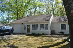 31 Chestnut Way Cir, Barnegat, NJ 08005 - Photo 1