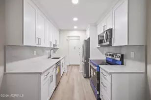 14 Pine Cluster Cir, Manalapan Township, NJ 07726 - Photo 1