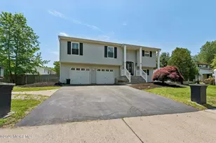 21 Cherry Bend Dr N, Howell Township, NJ 07731 - Photo 1