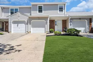 86 Holly Dr, Eatontown, NJ 07724 - Photo 1