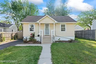 930 Woodmere Dr, Aberdeen Township, NJ 07735 - Photo 1