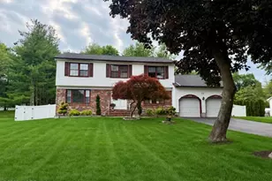 11 Sandpiper Dr, Manalapan Township, NJ 07726 - Photo 1