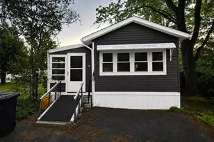 19 Summit Dr, Cream Ridge, NJ 08514 - Photo 1