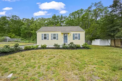 352 Leeward Avenue, Beachwood, NJ 08722 - Photo 1