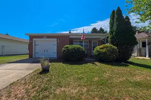 7 Pavilion St, Toms River Township, NJ 08757 - Photo 1