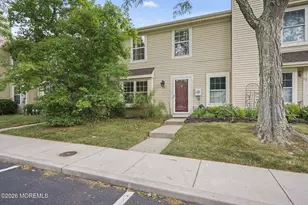 17 Alameda Ct, Eatontown, NJ 07724 - Photo 1