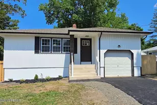29 Wayside Dr, Keyport, NJ 07735 - Photo 1