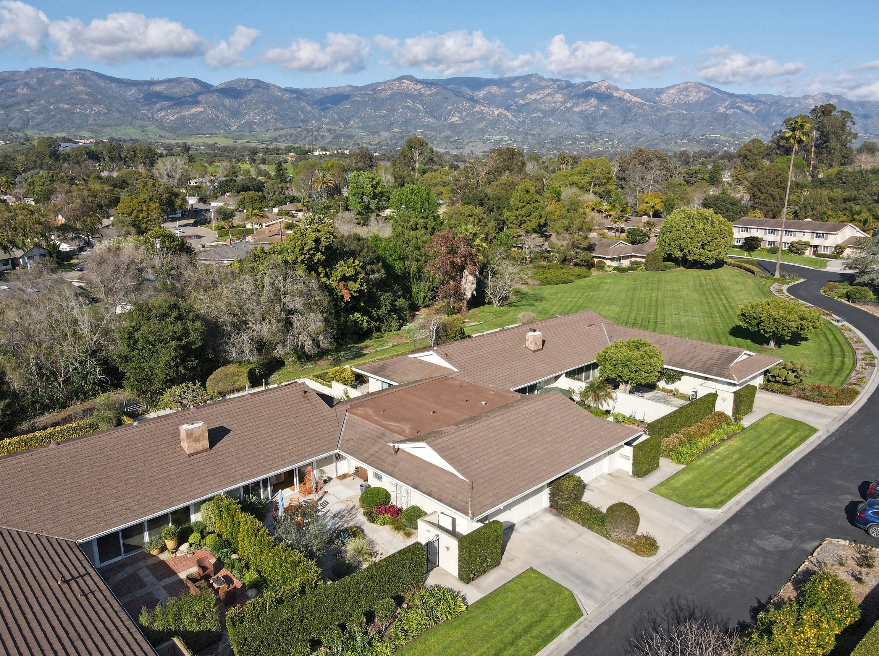 4534 Carriage Hill Dr, Santa Barbara, CA 93110-2024