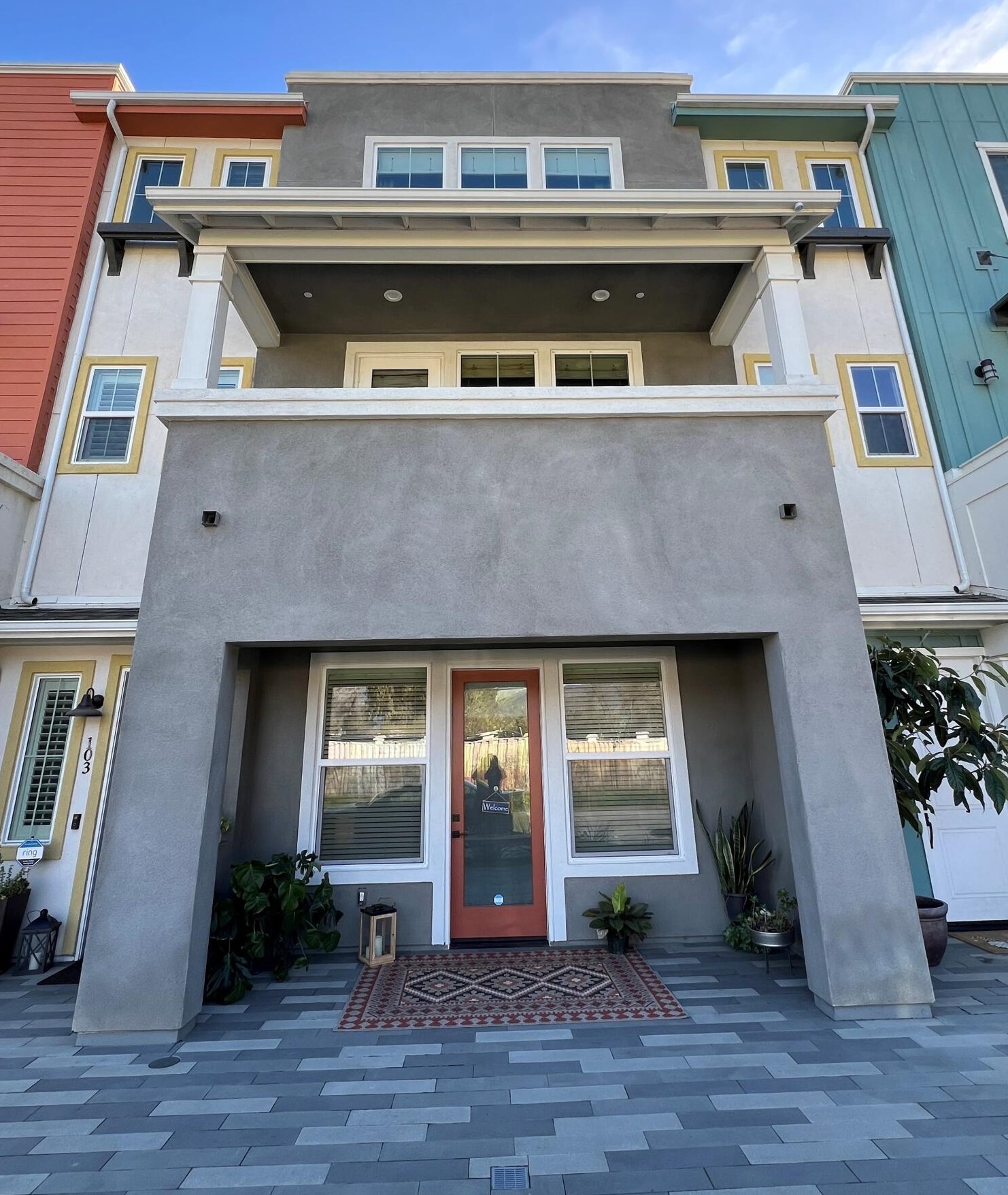 5671 Ekwill St, Santa Barbara, CA 93117-2346