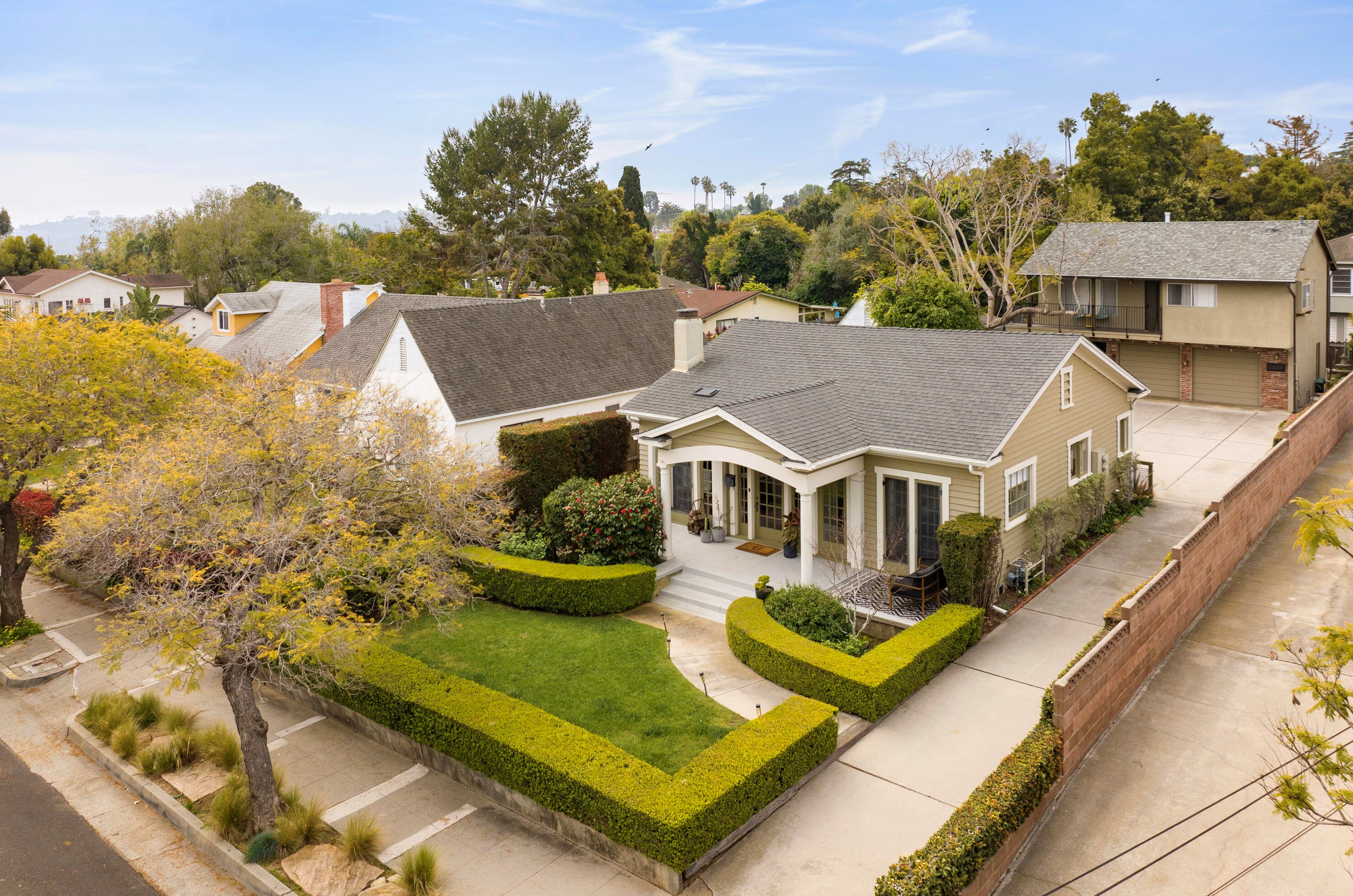 2827 Serena Rd, Santa Barbara CA  93105-3322 exterior