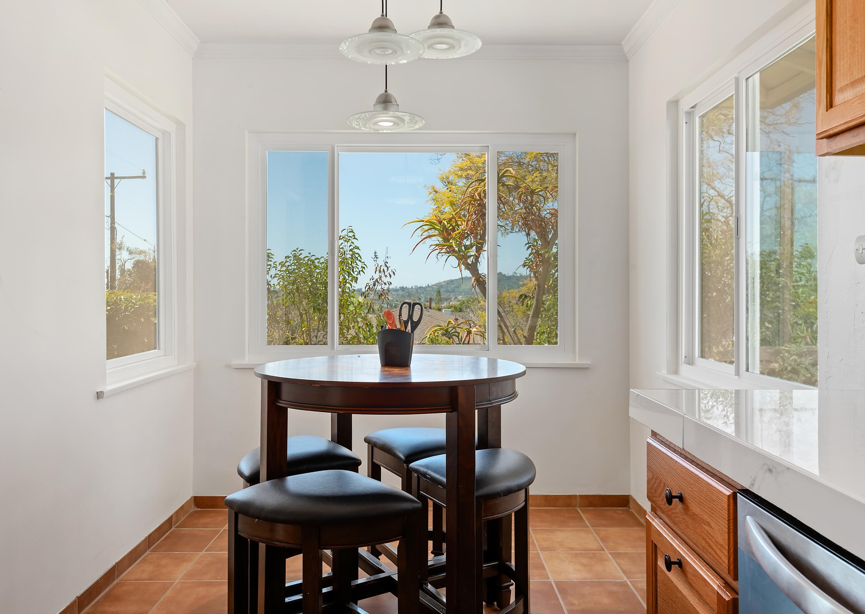 502 Chiquita Rd, Santa Barbara CA  93103-2540 exterior