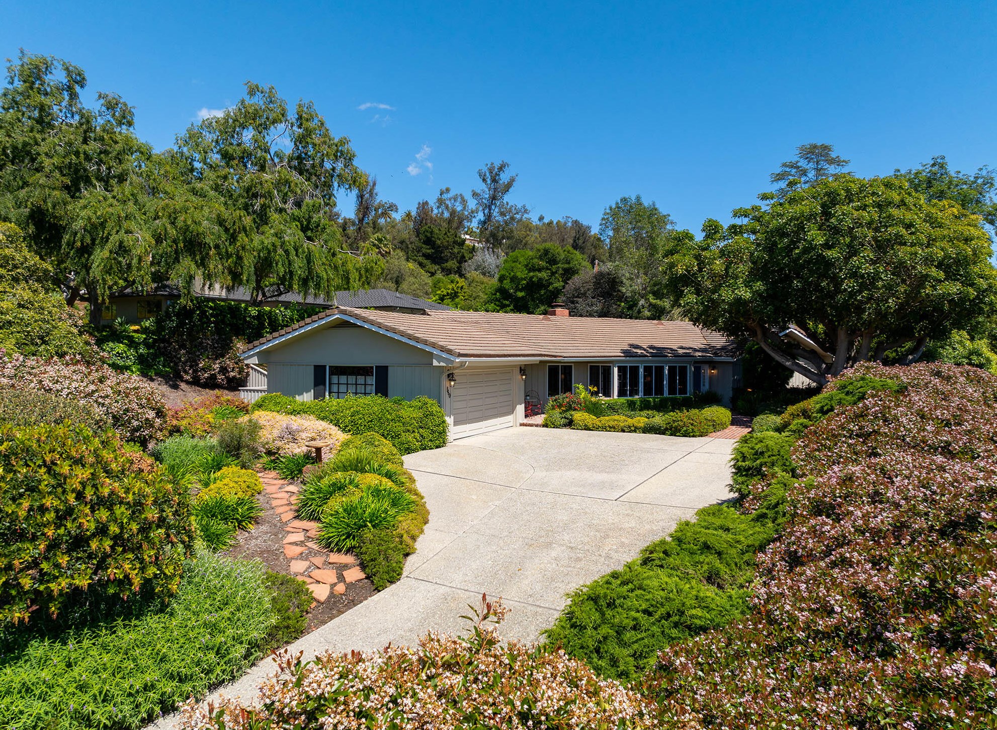 840 Woodland Dr, Santa Barbara, CA 93108-1841