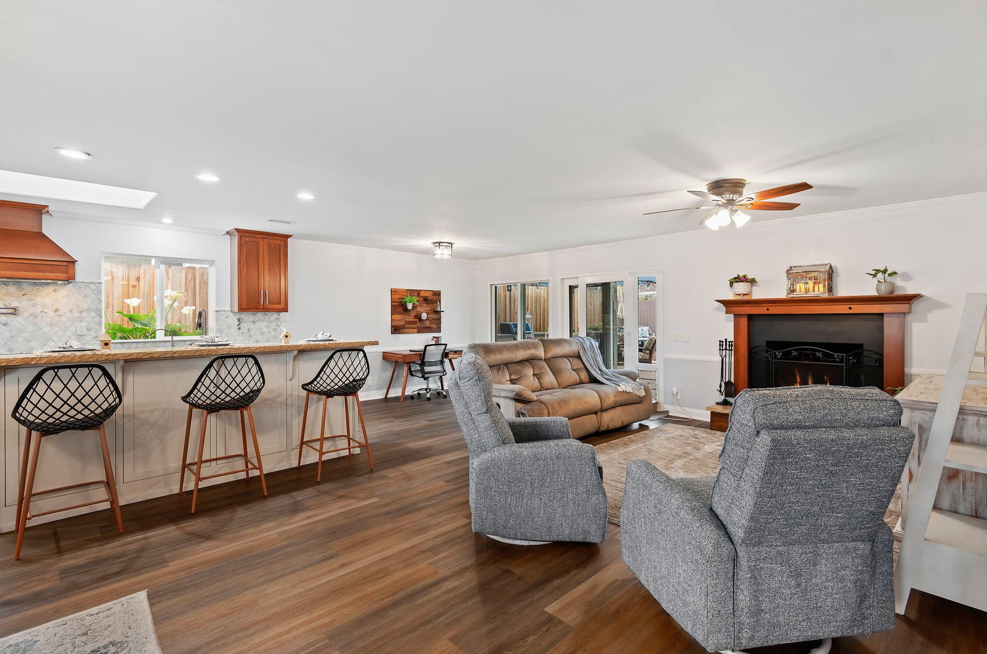 280 Savona Ave, Santa Barbara CA  93117-1202 exterior