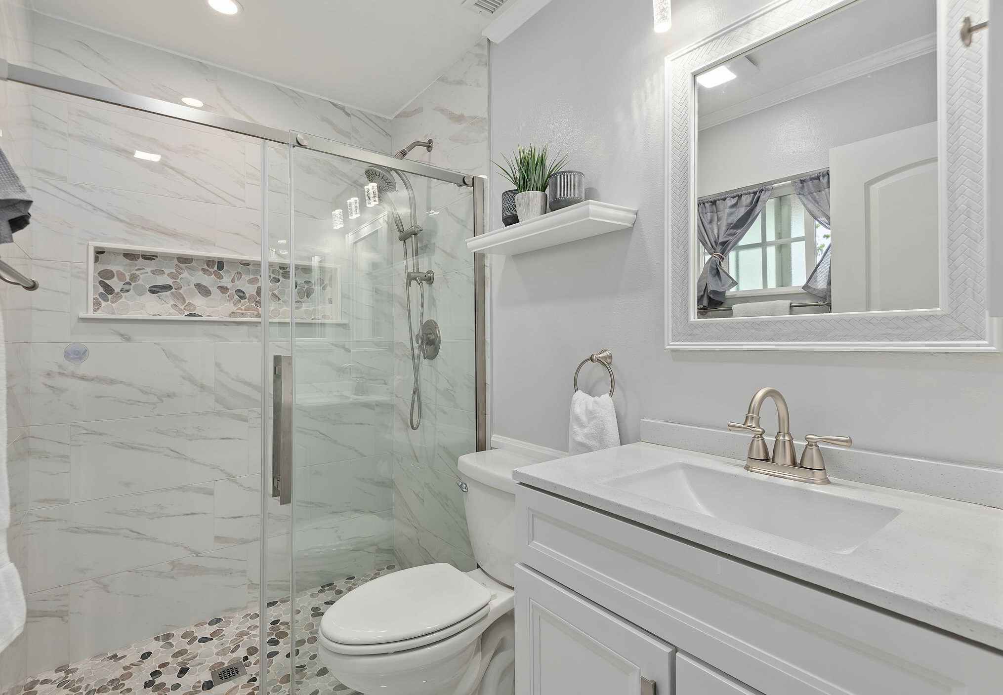 280 Savona Ave, Santa Barbara CA  93117-1202 exterior