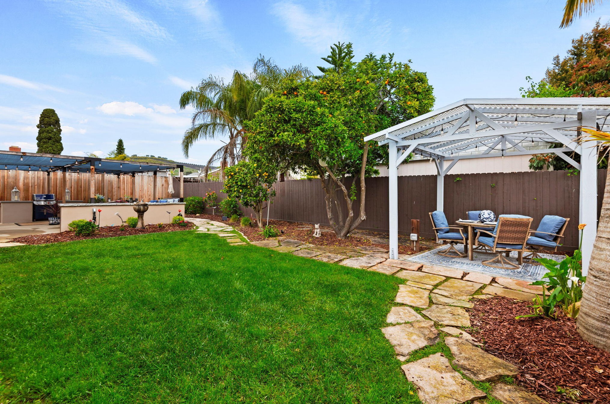 280 Savona Ave, Santa Barbara CA  93117-1202 exterior