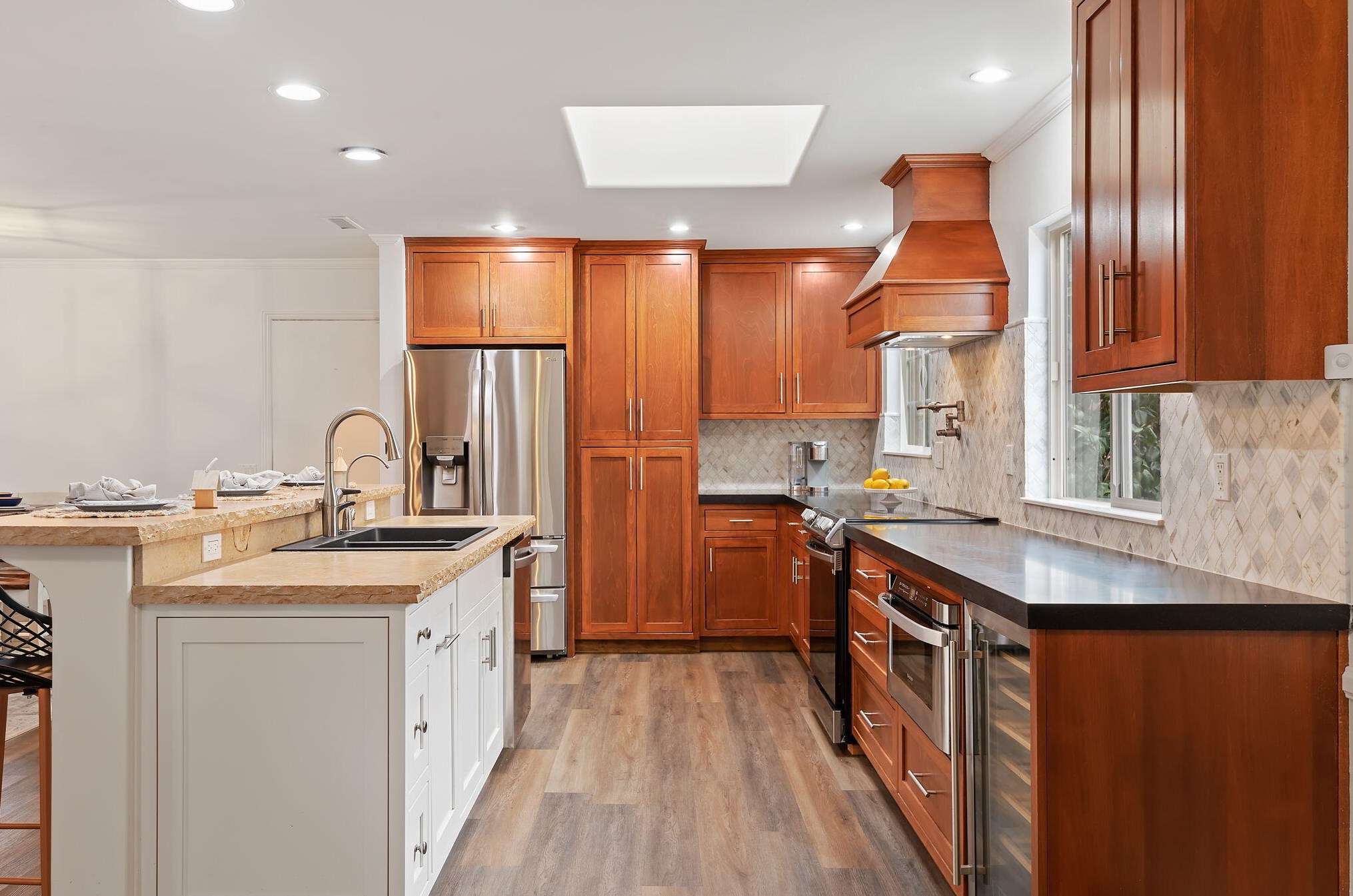 280 Savona Ave, Santa Barbara CA  93117-1202 exterior