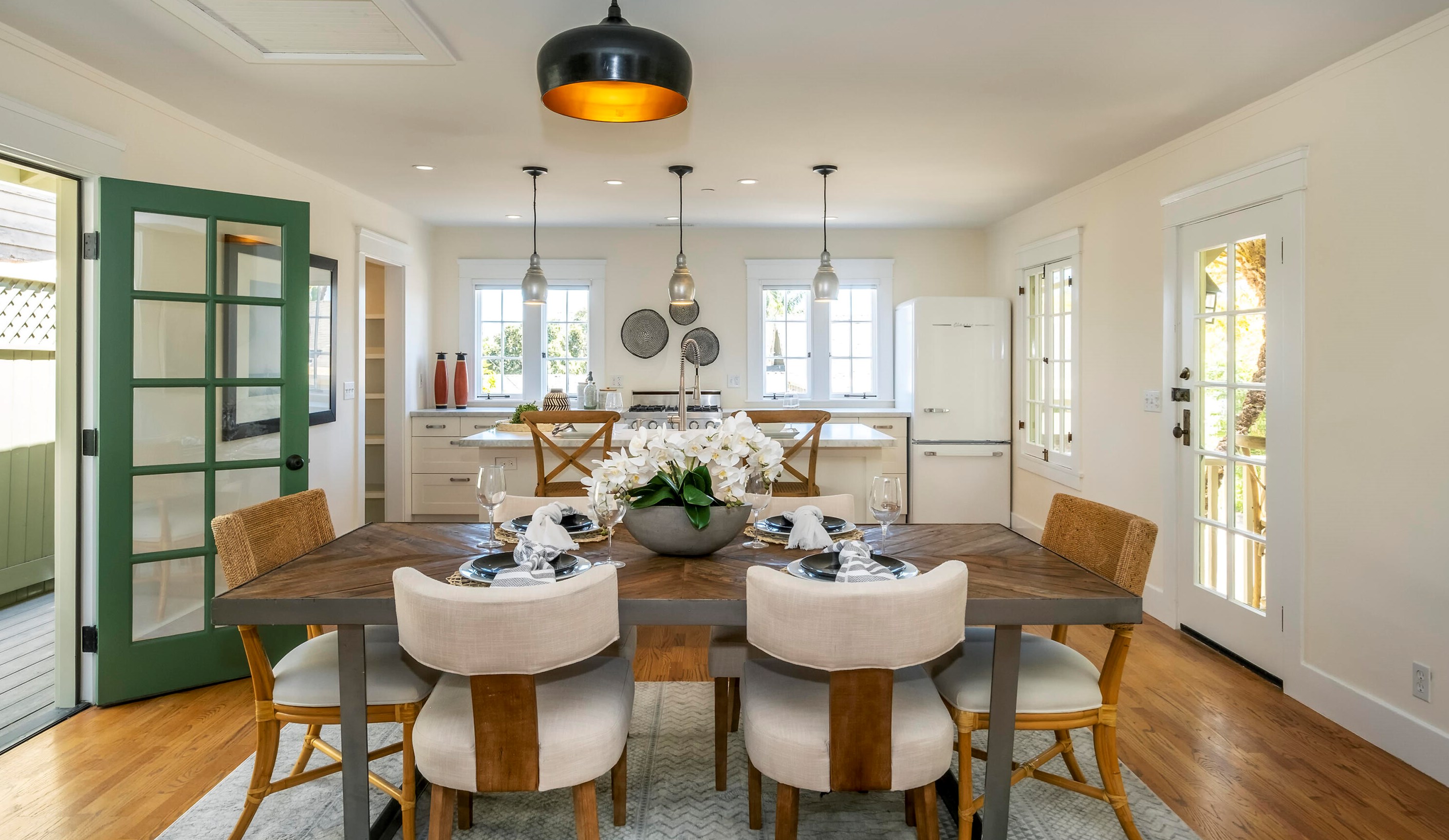 427 Sola St, Santa Barbara CA  93101-1220 exterior
