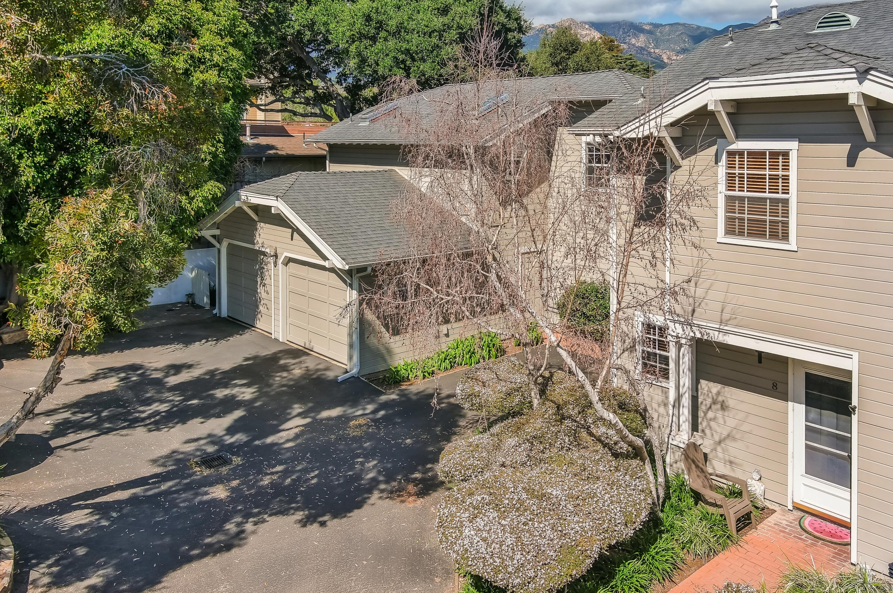 2110 De La Vina St, Santa Barbara CA  93105-3845 exterior