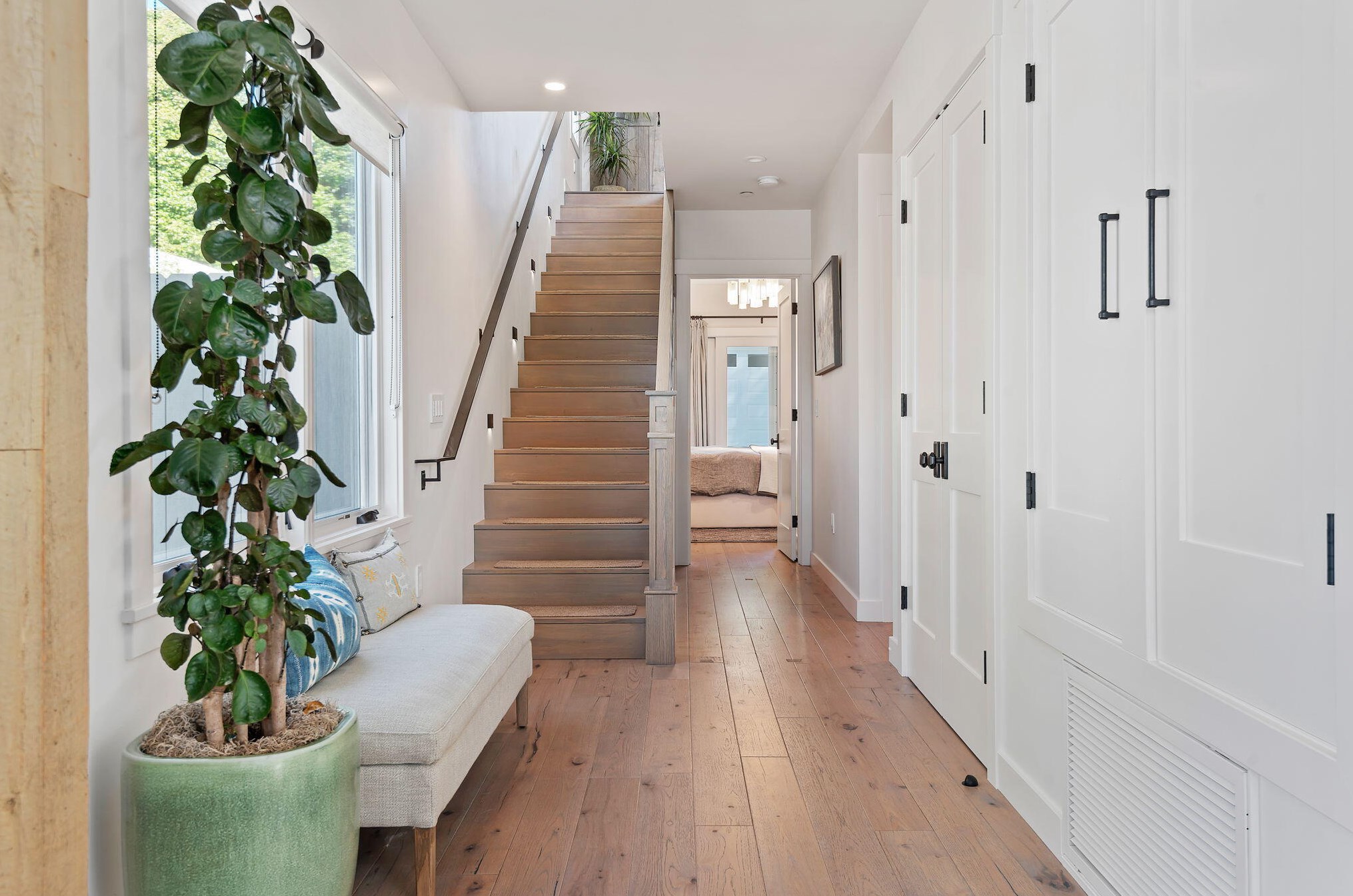 1530 Shoreline Dr, Santa Barbara CA  93109-2073 exterior