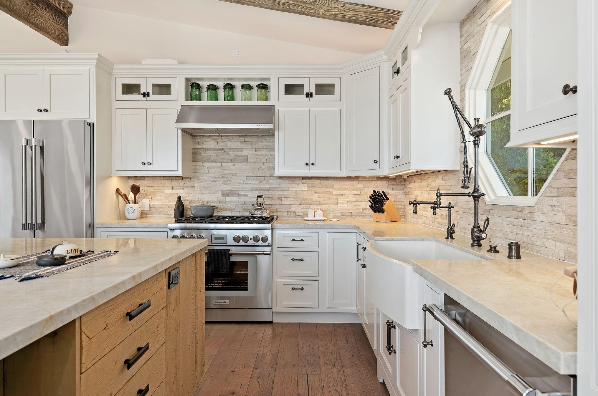 1530 Shoreline Dr, Santa Barbara CA  93109-2073 exterior