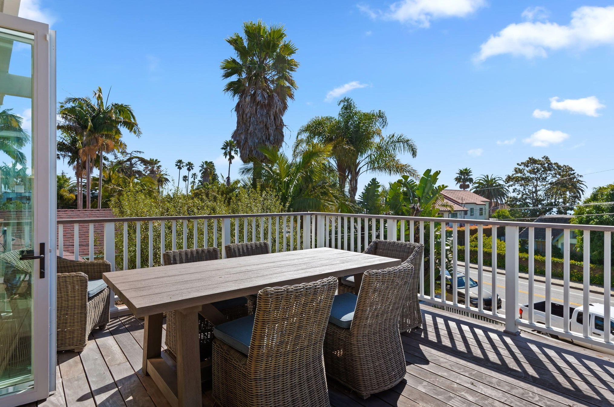 1530 Shoreline Dr, Santa Barbara CA  93109-2073 exterior