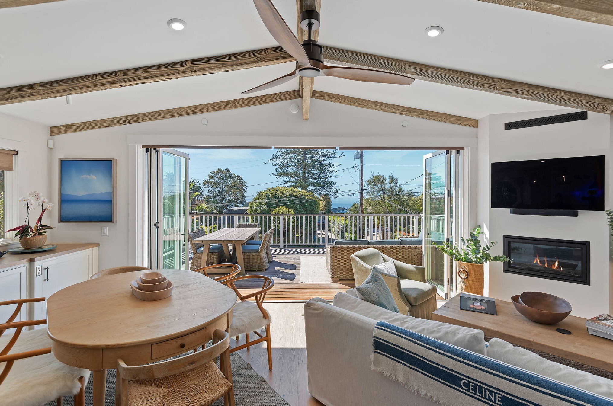 1530 Shoreline Dr, Santa Barbara CA  93109-2073 exterior