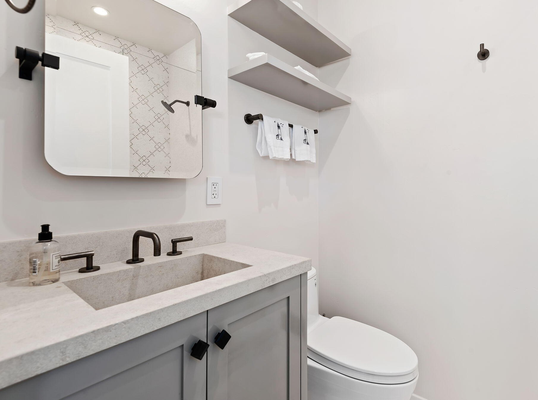 1530 Shoreline Dr, Santa Barbara CA  93109-2073 exterior